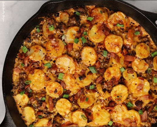 LOADED GROUND BEEF AND POTATOES SKILLET